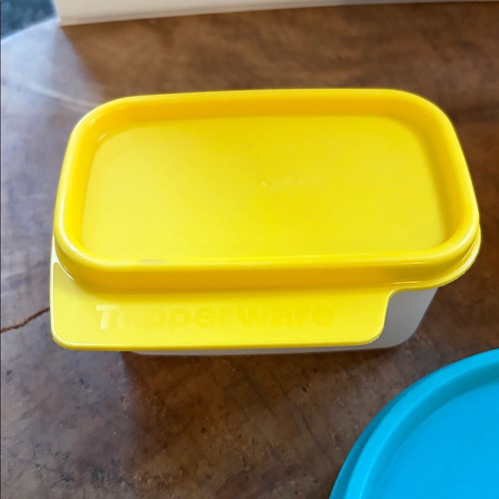Tupperware Assorted Containers - Picture 3 of 6